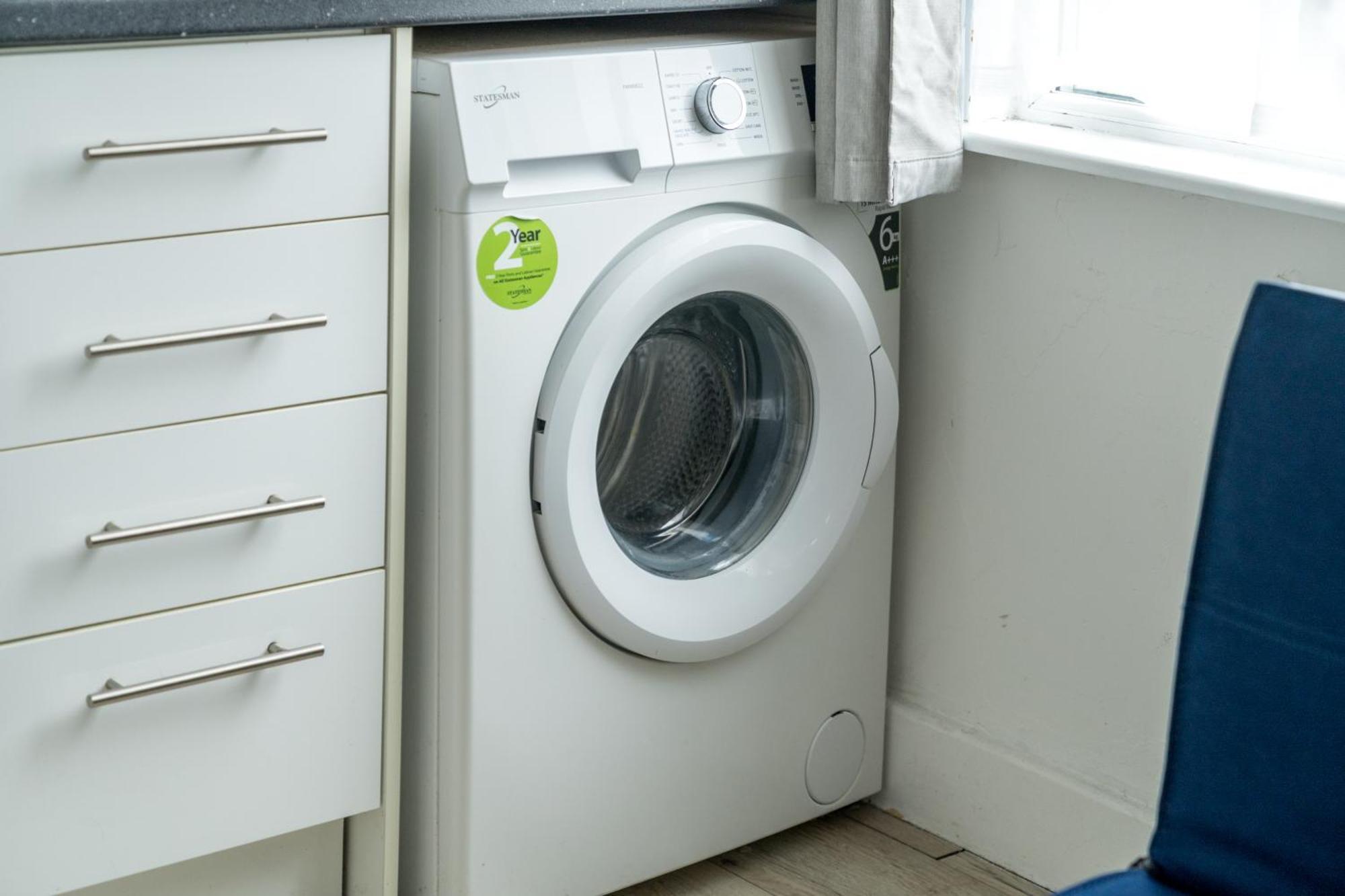 Modern 2 Bed East London Home By Rebby Properties Sleeps 5 Near Canning Town Station ภายนอก รูปภาพ