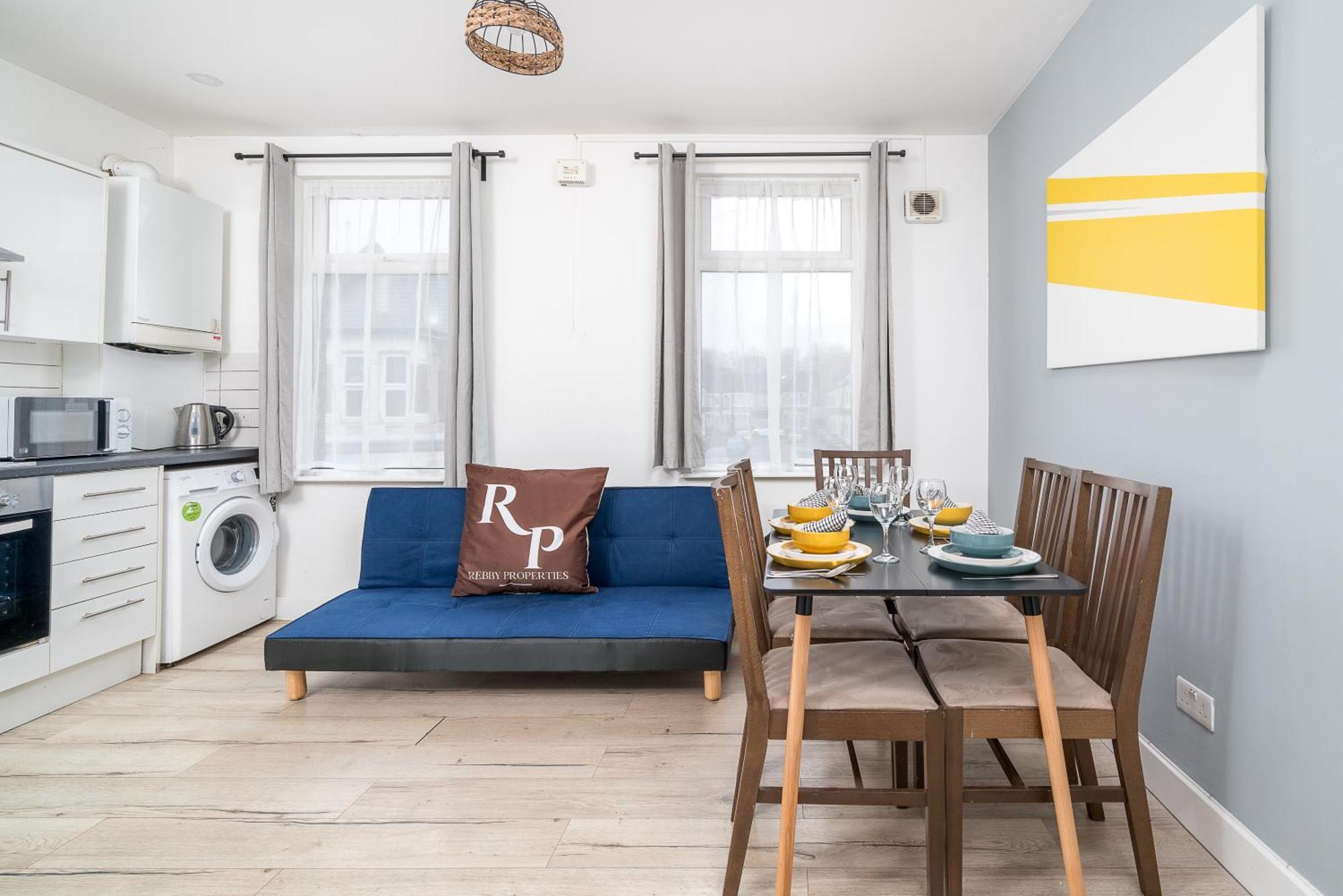 Modern 2 Bed East London Home By Rebby Properties Sleeps 5 Near Canning Town Station ภายนอก รูปภาพ